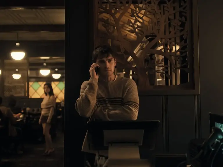 Foto: Inde Navarrette sebagai Nikki dan Michael Johnston sebagai Bear dalam film Obsession (dok. Focus Features)