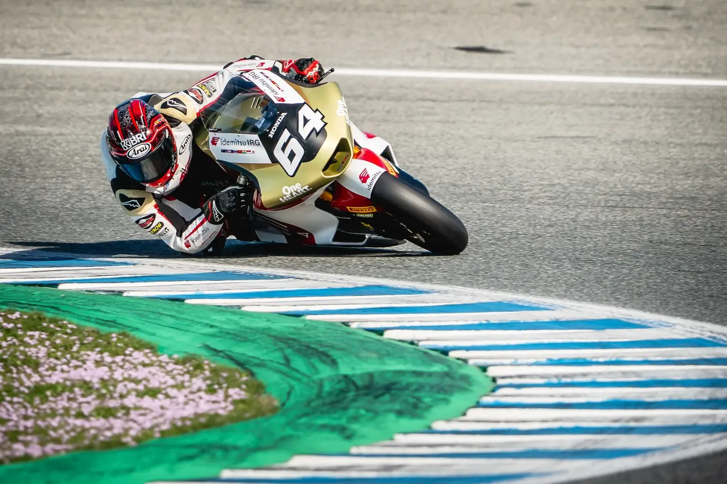 Mario Aji dan Veda Ega Panaskan Mesin di Sirkuit Mandalika Demi Hasil Terbaik di MotoGP Indonesia 2026