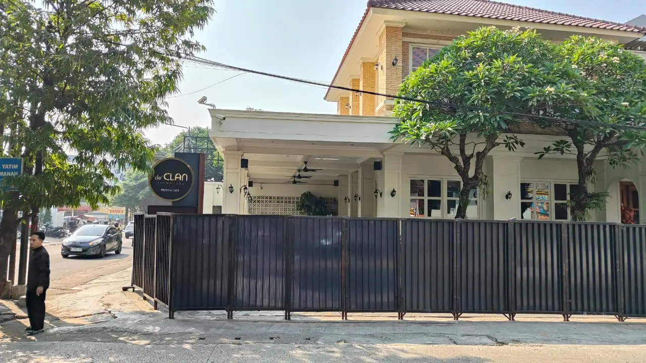Suasana Kafe De'Clan Signature di kawasan Cipete, Jakarta Selatan pada Kamis (09/07/26) pagi. (Foto: Dok. ThePhrase.id/M. Hafid)