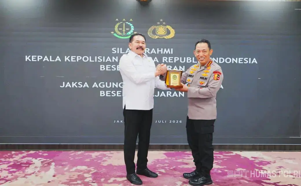 Silaturahmi Kapolri Jenderal Listyo Sigit Prabowo bersama Jaksa Agung ST Burhanuddin pada Senin (13/07/26). (Foto: mediahub.polri.go.id)