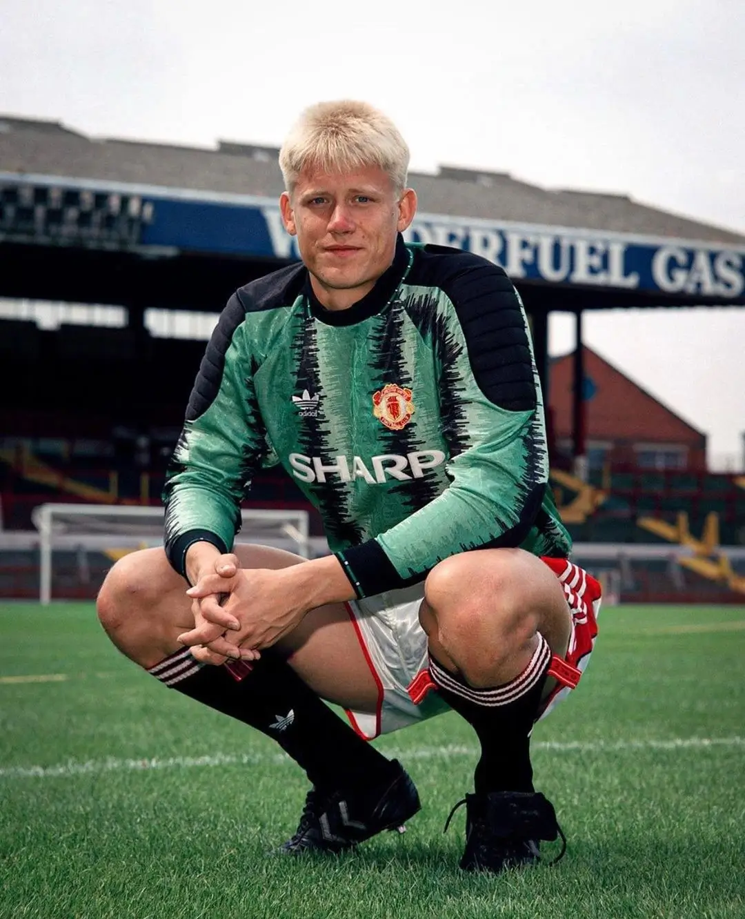 Datang ke Indonesia  Peter Schmeichel Terkenang Gempa 6 9 Magnitudo di Banten