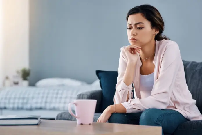 Ilustrasi seseorang tengah melakukan overthinking. (Foto: Canva Pro/Getty Images Signature/Dean Mitchell)