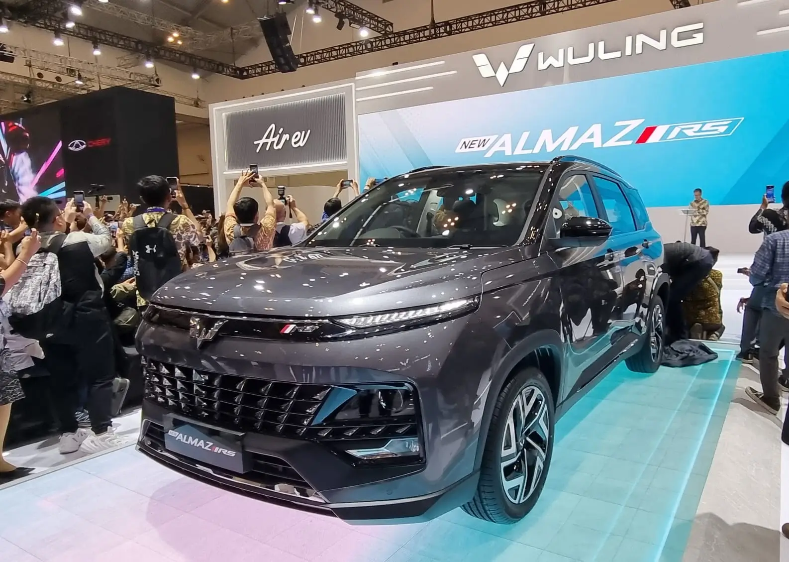 Facelift dari Wuling Almaz RS dan Hybrid Meluncur Perdana di GIIAS 2023  Ini Penampakannya 
