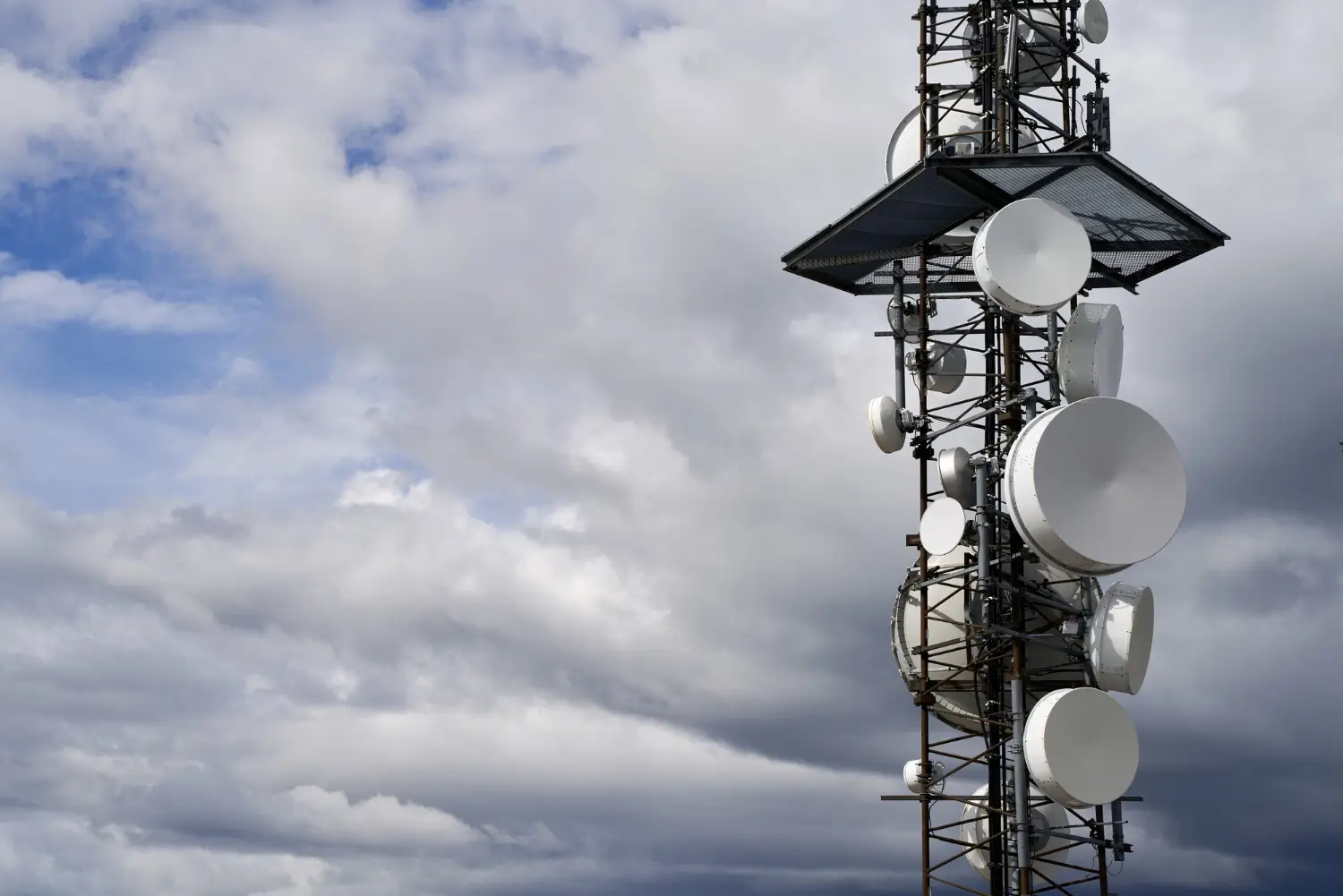 Foto: Ilustrasi Tower Komunikasi (freepik.com photo by wirestock)