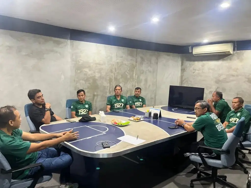 2 Kali Kalah Beruntun  Persebaya Copot Aji Santoso sebagai Pelatih