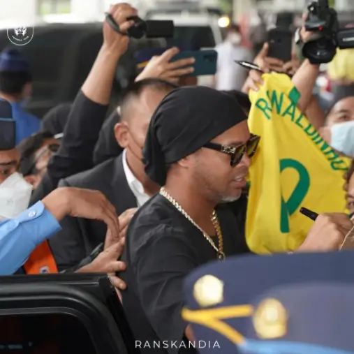 Ronaldinho Bela RANS Nusantara FC Melawan Arema FC dan Persik di Malang