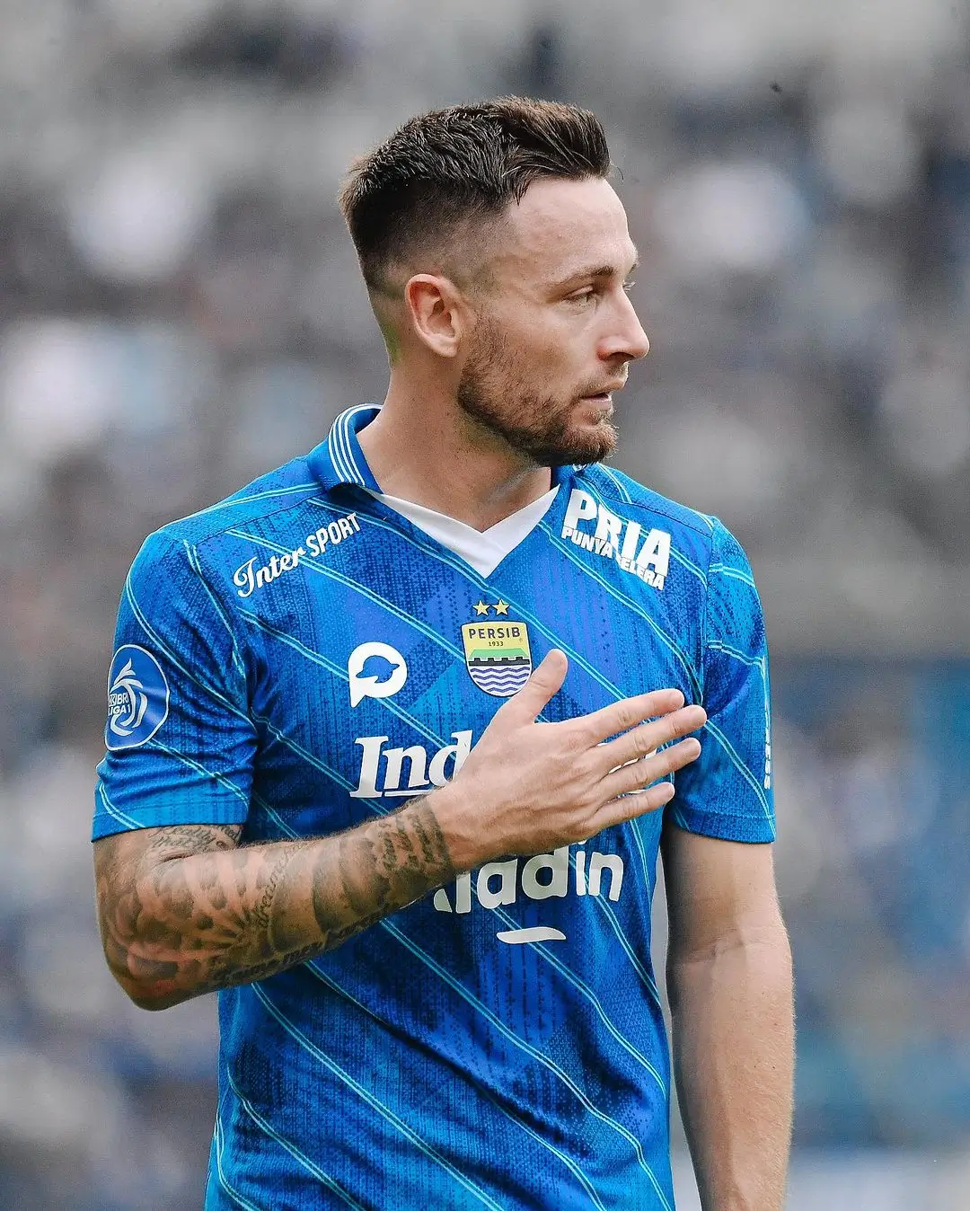Akibat Acungkan Jari Tengah dan Lempar Botol  3 Pemain Persib Disanksi Berat Komdis PSSI