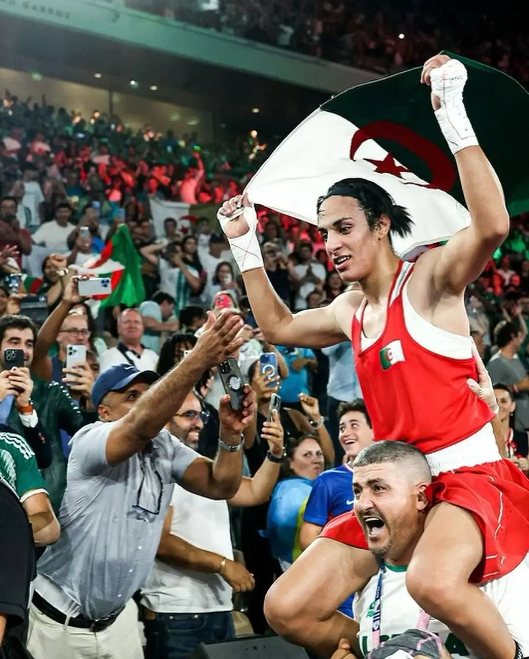 Petinju Aljazair yang dituduh transgender, Imane Khelif meraih medali emas Olimpiade Paris 2024. Foto Instagram Imane Khelif.