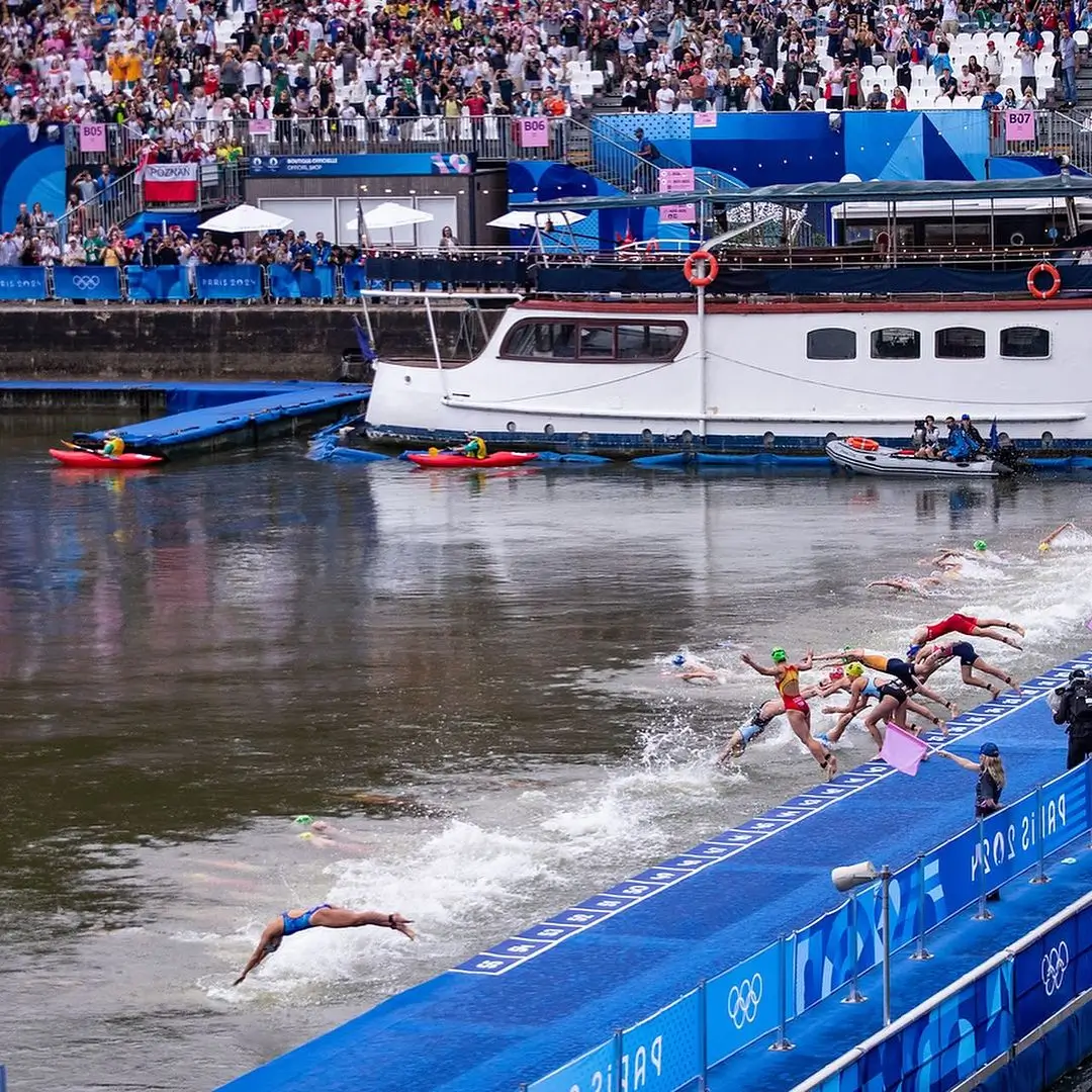 Waduh  Sejumlah Atlet Triatlon Olimpiade Paris 2024 Jatuh Sakit dan Muntah muntah Setelah Berenang di Sungai Seine