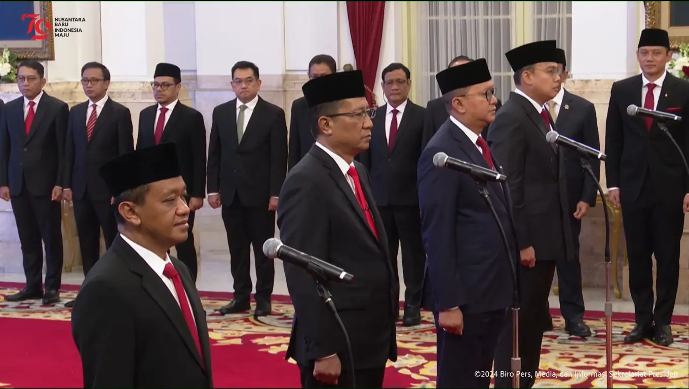 Pelantikan tiga menteri dan satu wakil menteri Kabinet Indonesia Maju di Istana Negara, Jakarta, Senin (19/8/24). (Foto: Tangkapan layar YouTube/Sekretariat Presiden)