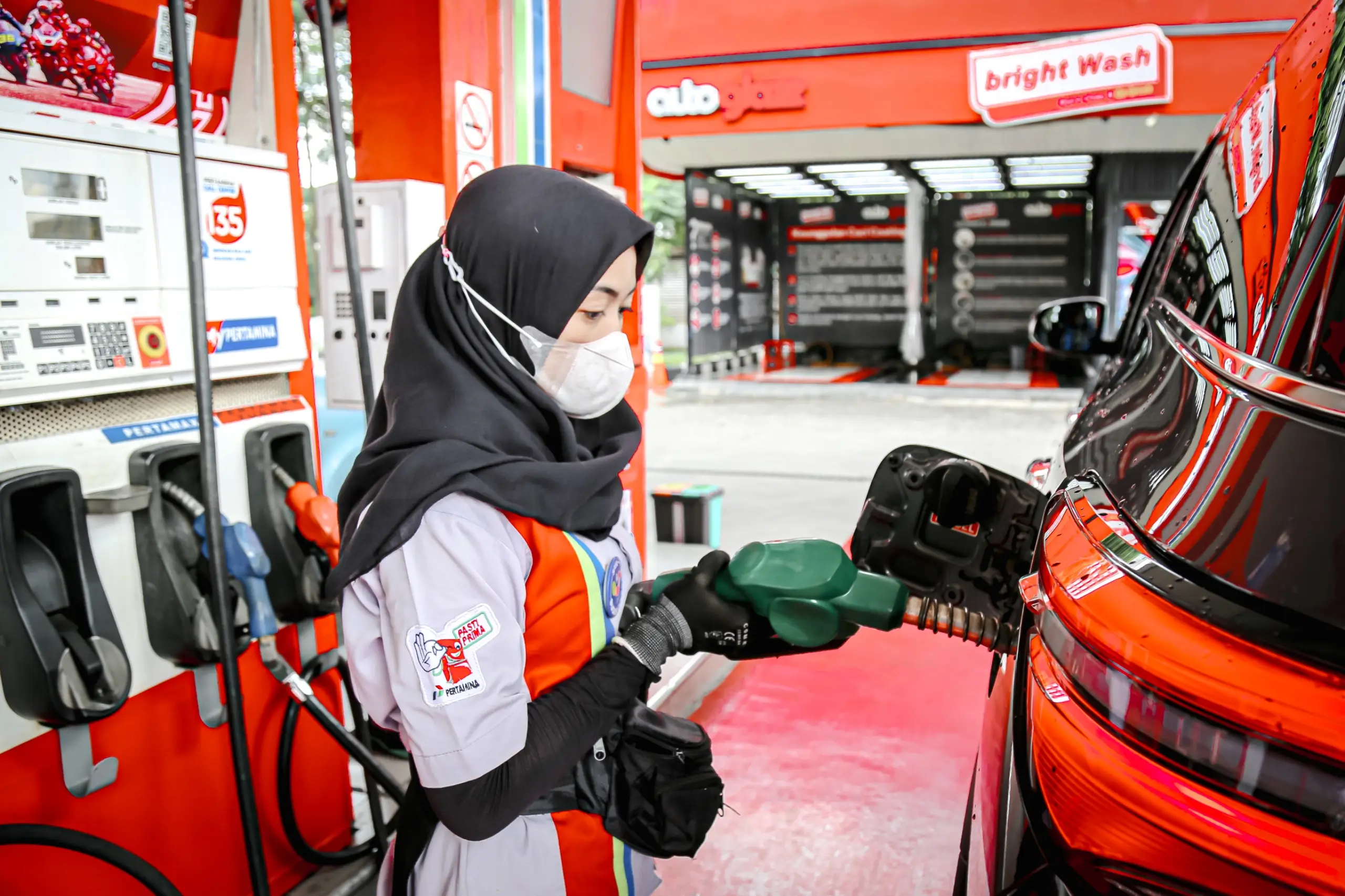 Ilustrasi pelayanan BBM Non Subsidi di SPBU Pertamina. (Foto: Dok. Pertamina)