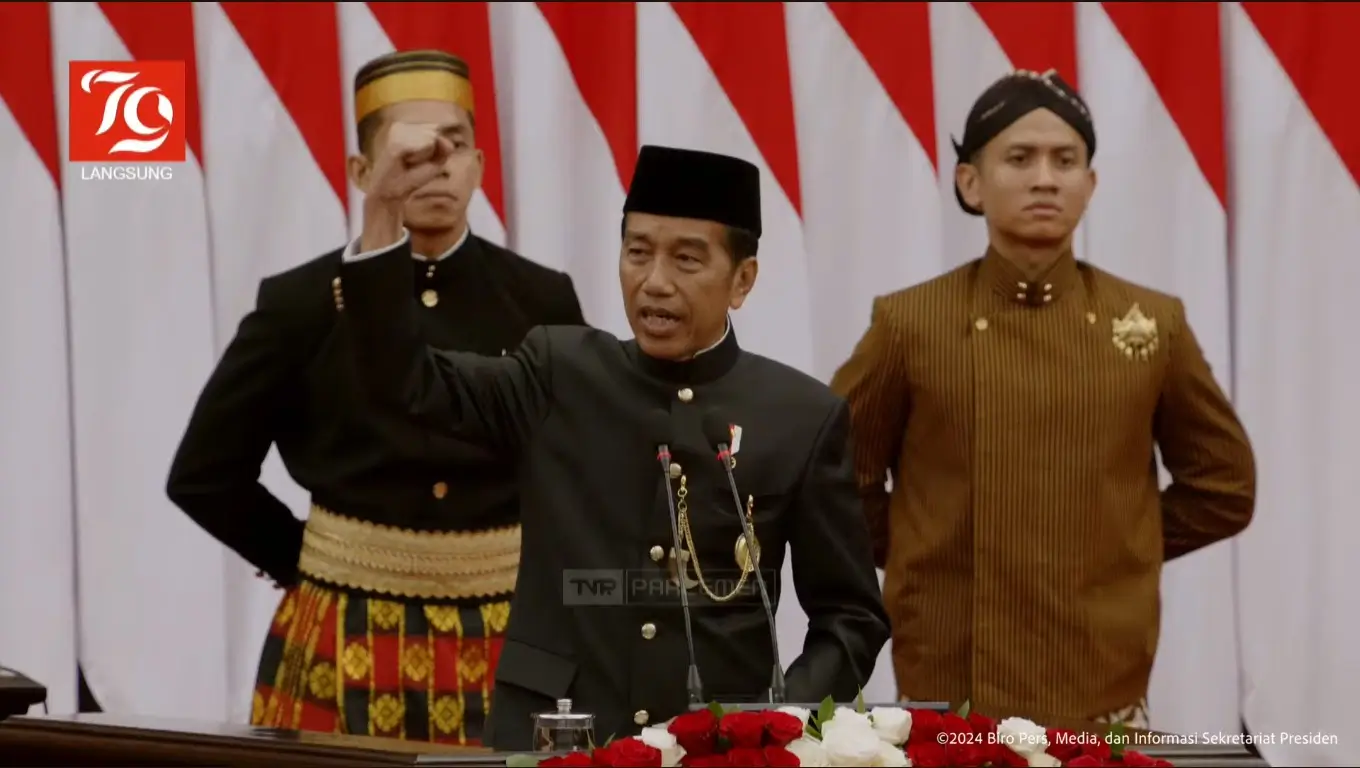 Presiden Jokowi sampaikan pidato kenegaraan terakhir sebagai Presiden RI dalam Sidang Tahunan MPR RI di Gedung MPR RI, Jakarta, Jumat (16/8/24). (Foto: Tangkapan layar YouTube/Sekretariat Presiden & TVR Parlemen)