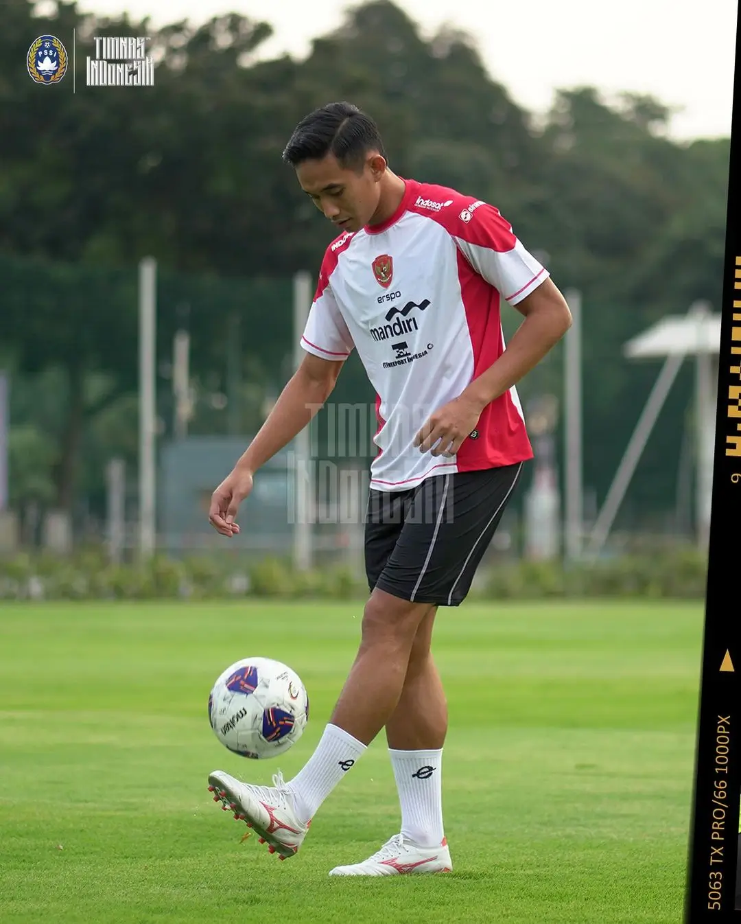 Jersey latihan baru Timnas Indonesia menjadi pergunjingan warganet. (Foto: Instagram Timnas Indonesia)