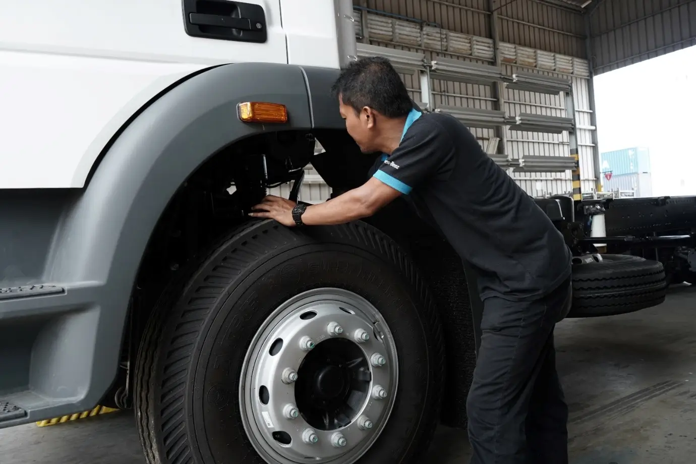 Pengemudi Harus Tahu  Ini 5 Hal yang Perlu Dicek Sebelum Mengendarai Truk