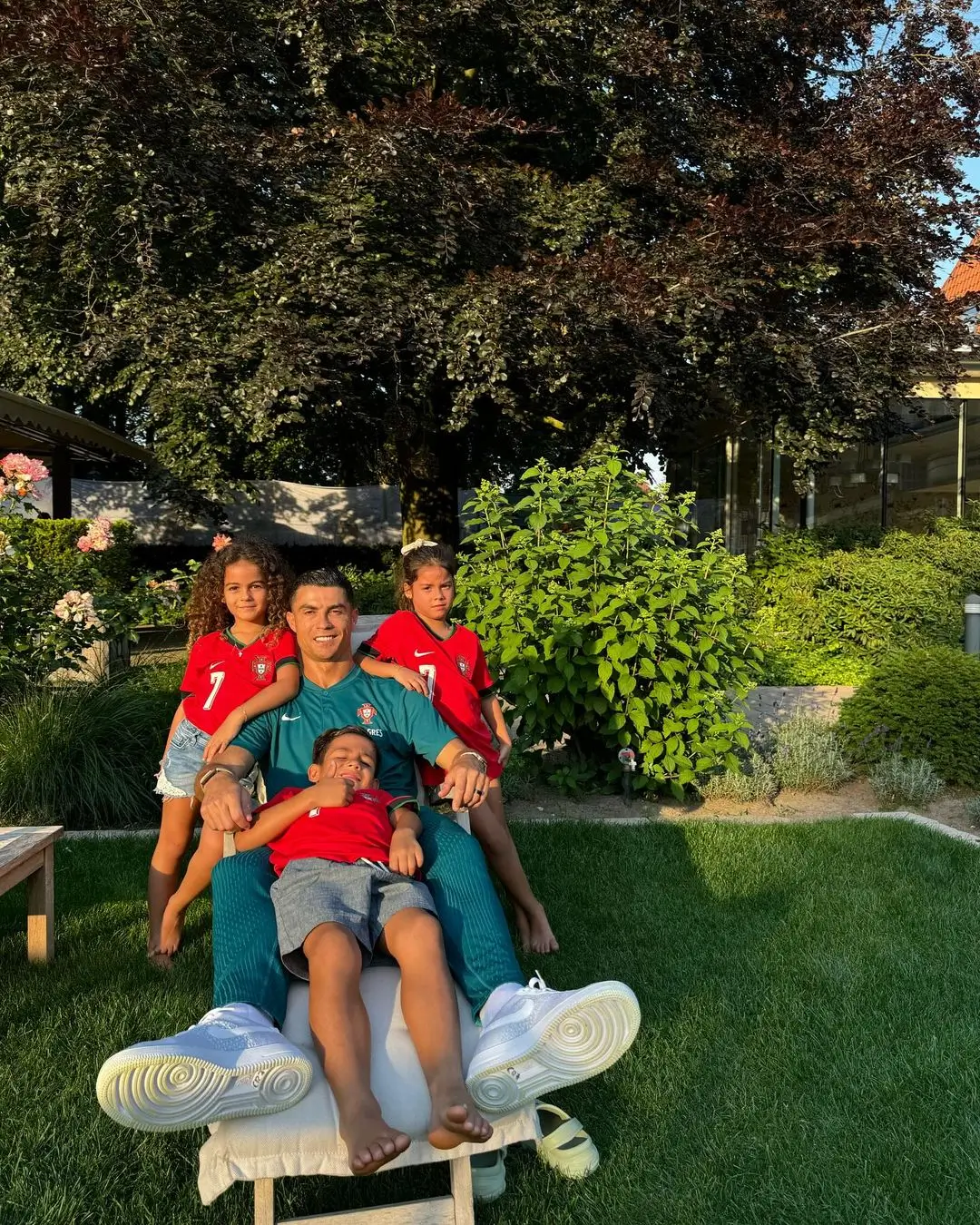 Cristiano Ronaldo baru punya channel YouTube pada beberapa hari lalu. Foto Instagram Cristiano Ronaldo.