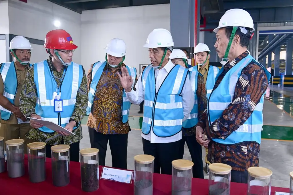 Foto: Presiden Jokowi Resmikan Pabrik Bahan Anoda Baterai Litium PT Indonesia BTR New Energy Material (dok: BPMI Setpres/ Muhclis Jr)