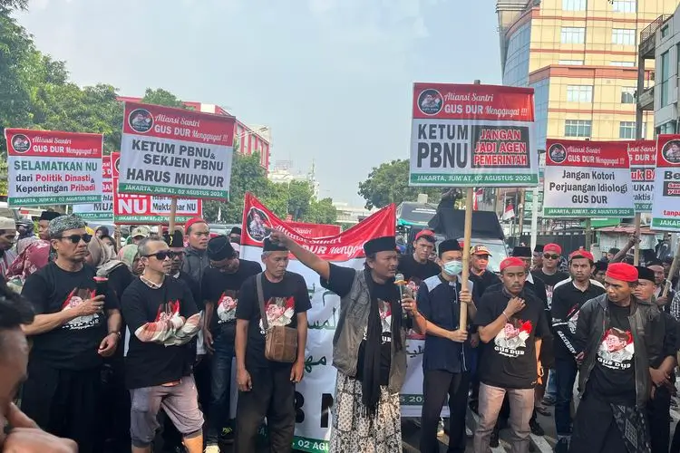 Aksi demo di depan kantor PBNU. (Foto: Kompas.com/Irfan Kamil)
