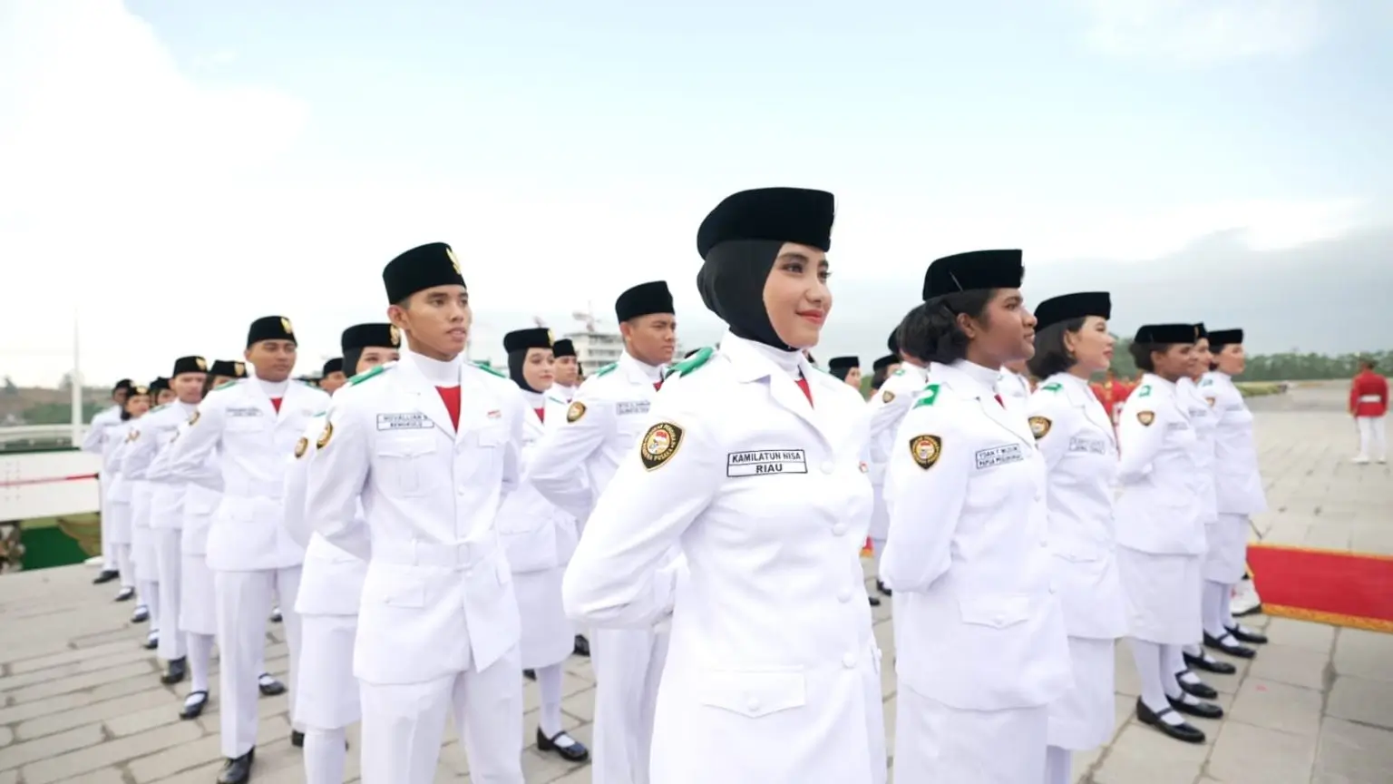 Tim Pasukan Pengibar Bendera Pusaka (Paskibraka) yang bertugas untuk mengibarkan bendera Merah Putih pada Upacara Peringatan Detik-Detik Proklamasi Kemerdekaan Republik Indonesia, Sabtu (17/08/2024). (Foto: BPMI Setpres/Muchlis Jr) 
