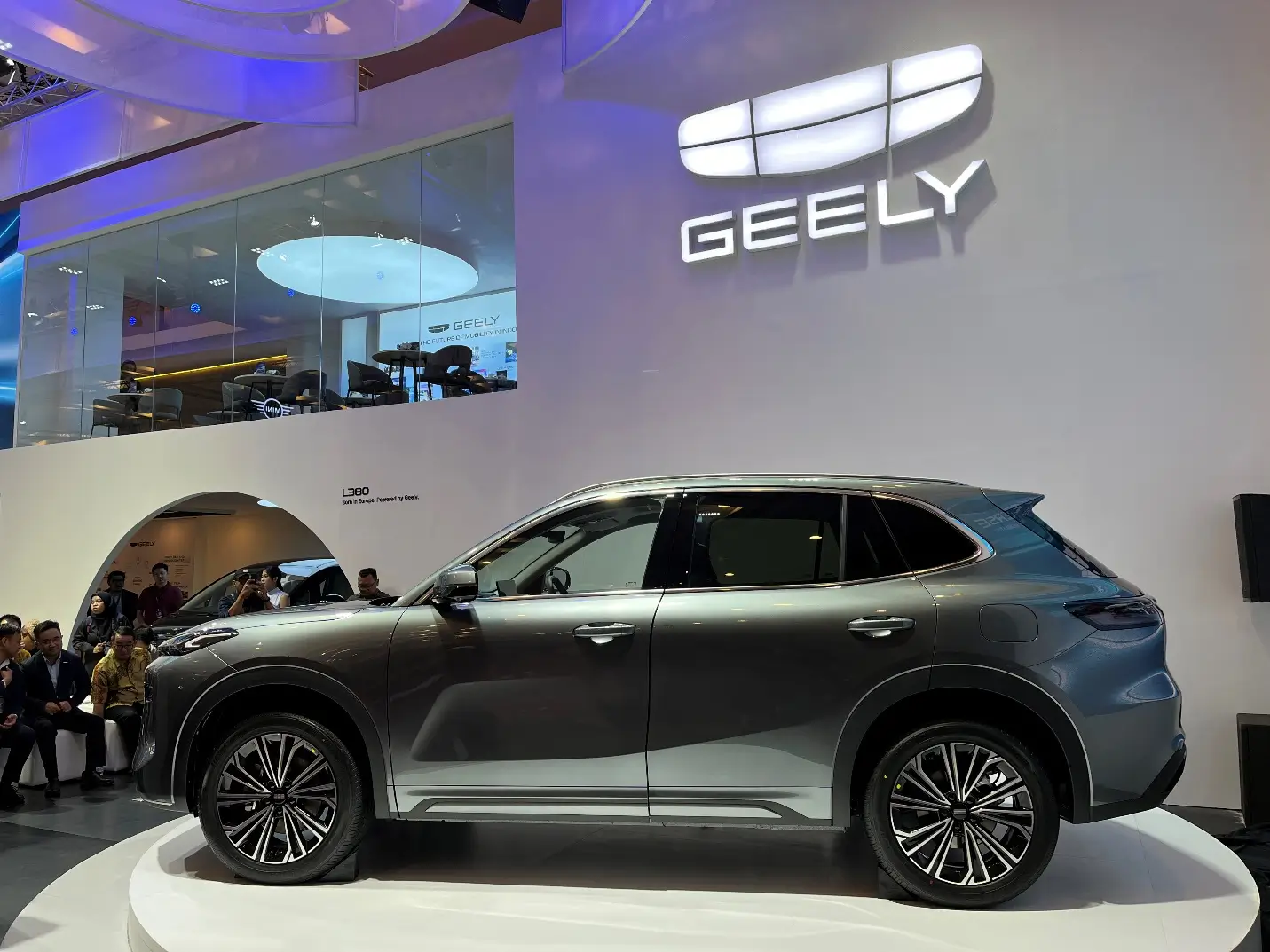 Geely Starray EM i Diperkenalkan sebagai PHEV dengan Jarak Tempuh 1 000 Km  Ini Teknologi di Baliknya 