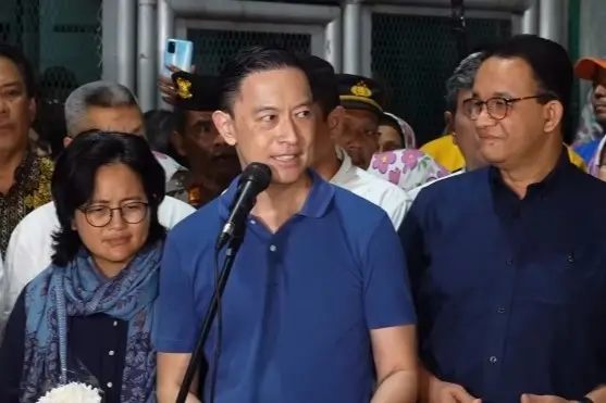 Mantan Menteri Perdagangan (Mendag) RI, Tom Lembong (tengah). (Foto: Instagram/aniesbaswedan)