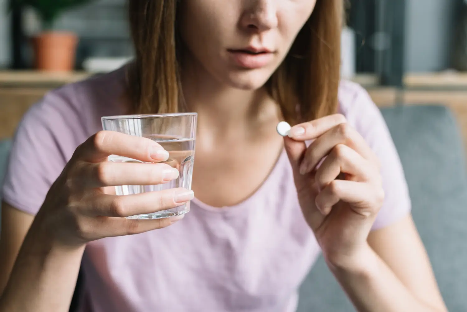 Foto: Ilustrasi Minum Obat Cacing (freepik.com)