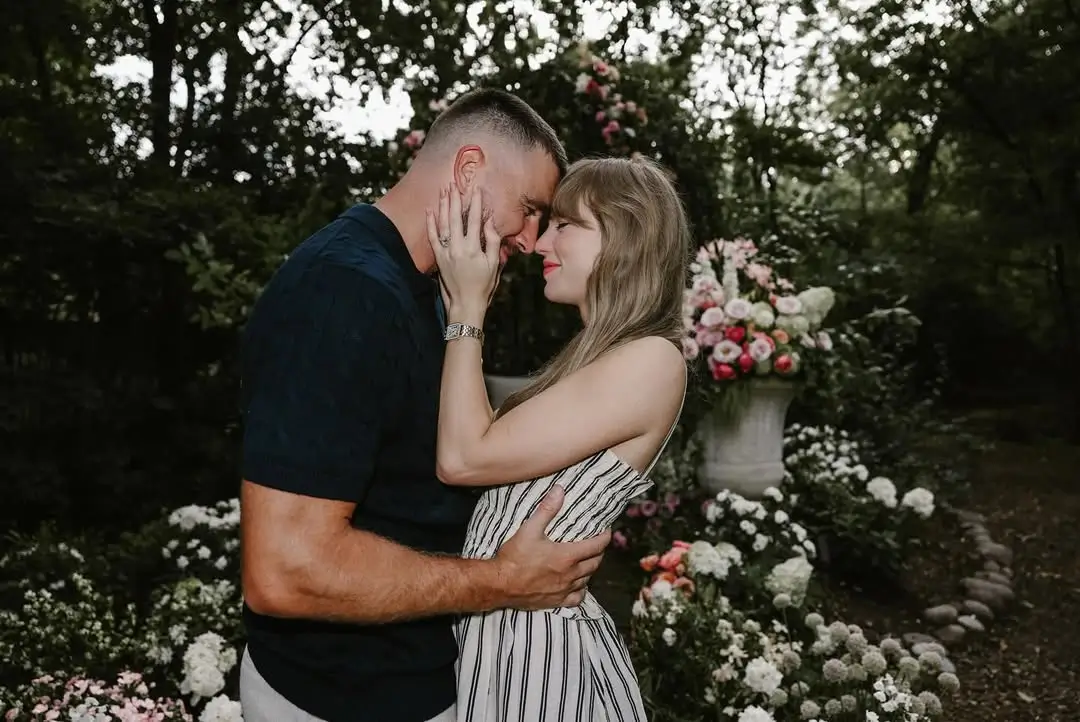 Taylor Swift mengumumkan resmi bertunangan dengan Travis Kelce, Selasa (27/8). (Foto: Instagram/ taylorswift)