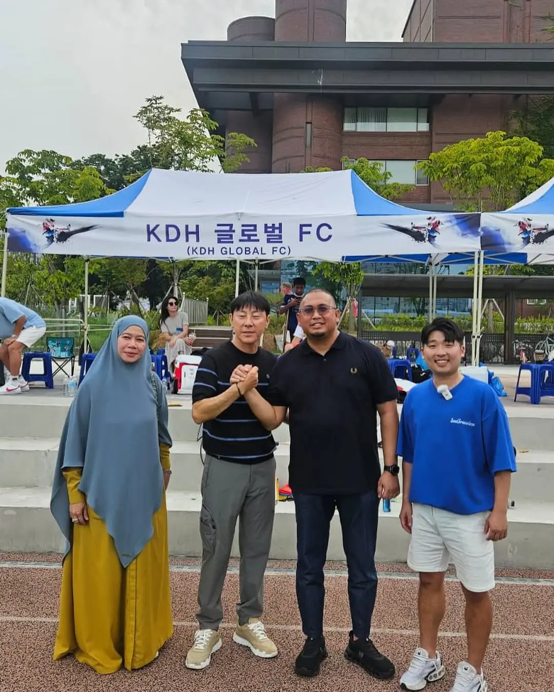 Mertua Pratama Arhan, Andre Rosiade, menemui mantan pelatih Timnas Indonesia, Shin Tae-yong, di Korea Selatan. Foto Instagram Andre Rosiade.