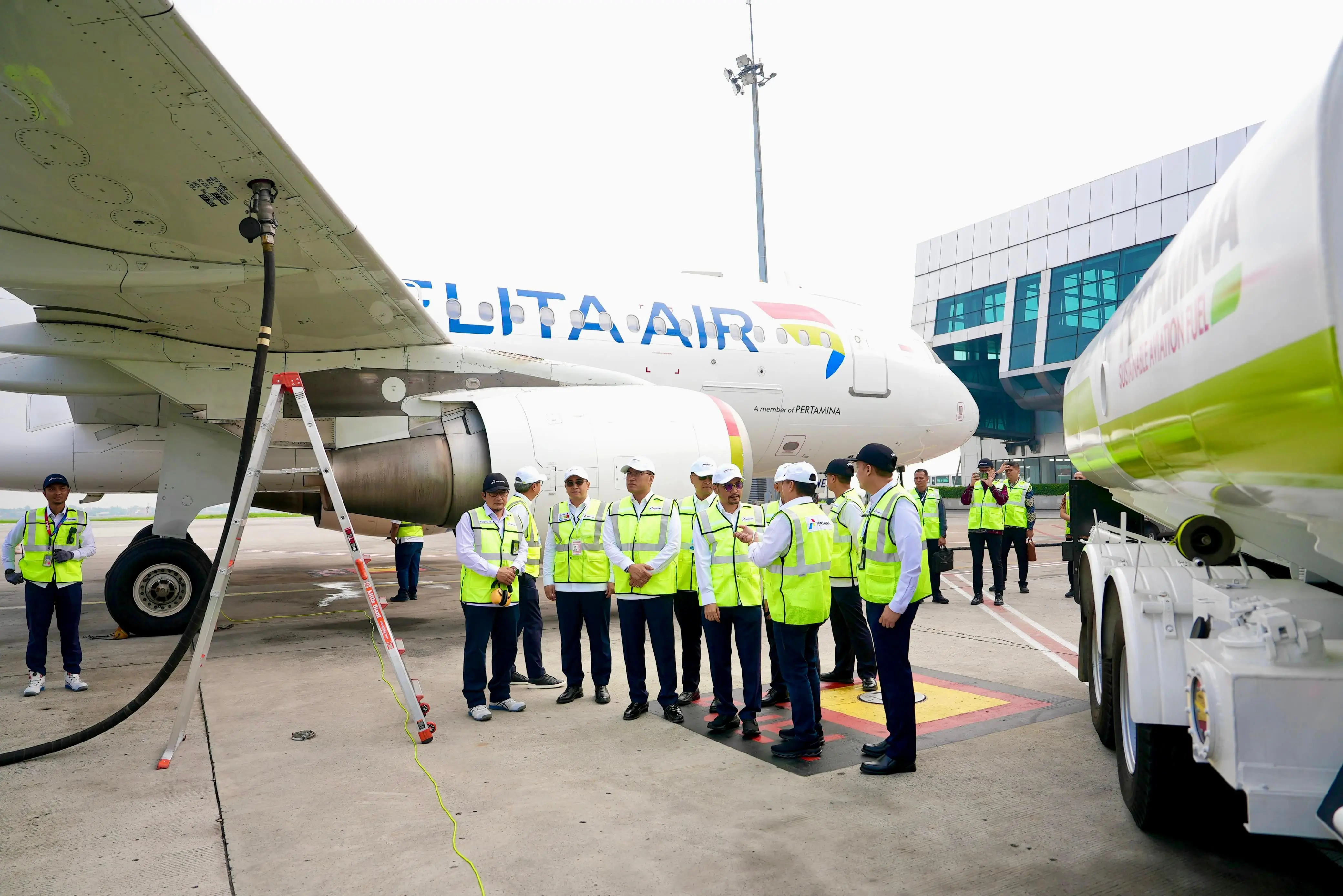 Pertamina SAF memiliki dampak ganda yaitu berputarnya ekonomi di masyarakat sekaligus mengurangi emisi lingkungan di industri penerbangan. Foto. Dok. Pertamina