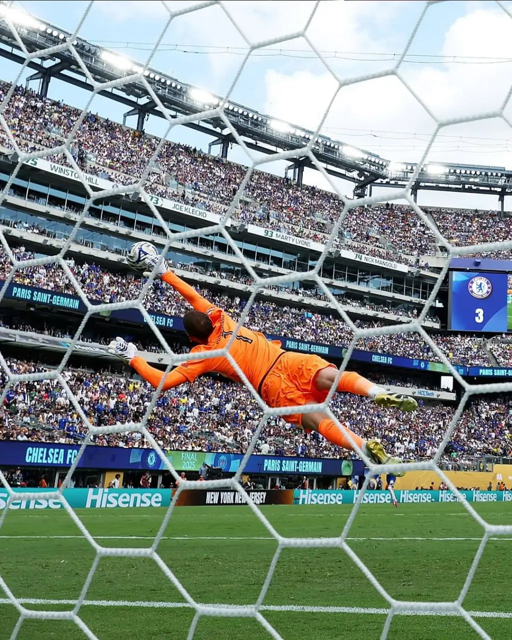 Persaingan Panas 2 Klub Sekota Berburu Gianluigi Donnarumma  Manchester United Terancam Gigit Jari  Man City di Atas Angin