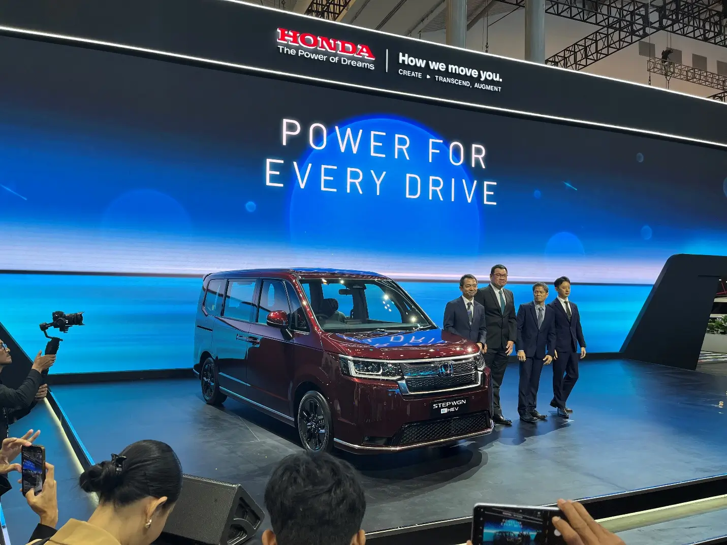 Resmi Meluncur di GIIAS 2025  Ini Harga dan Fitur Unggulan dari Honda Step WGN e HEV