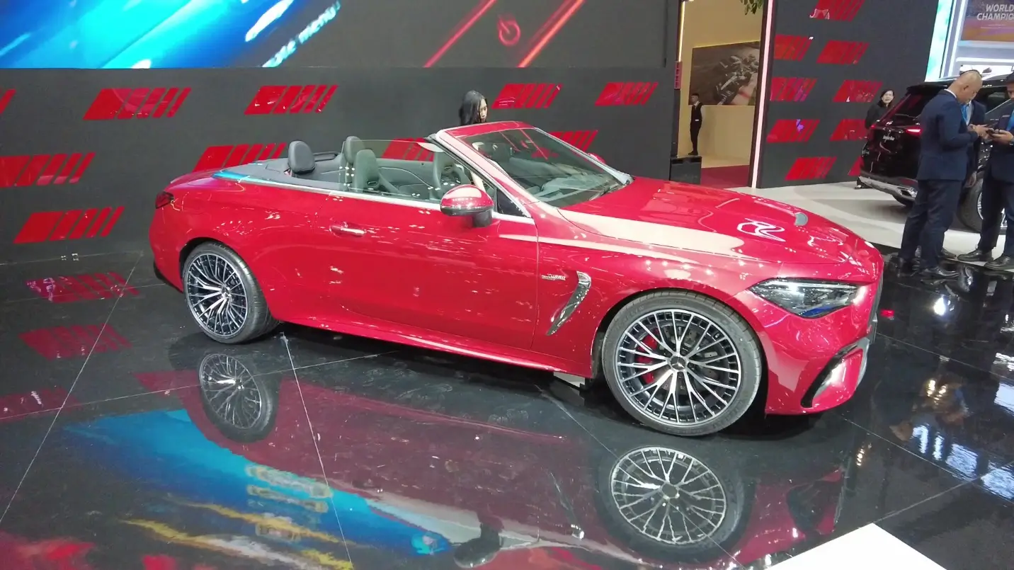 Mercedes AMG CLE 53 Cabriolet Debut di GIIAS 2025  Harga Tembus Rp2 9 Miliar