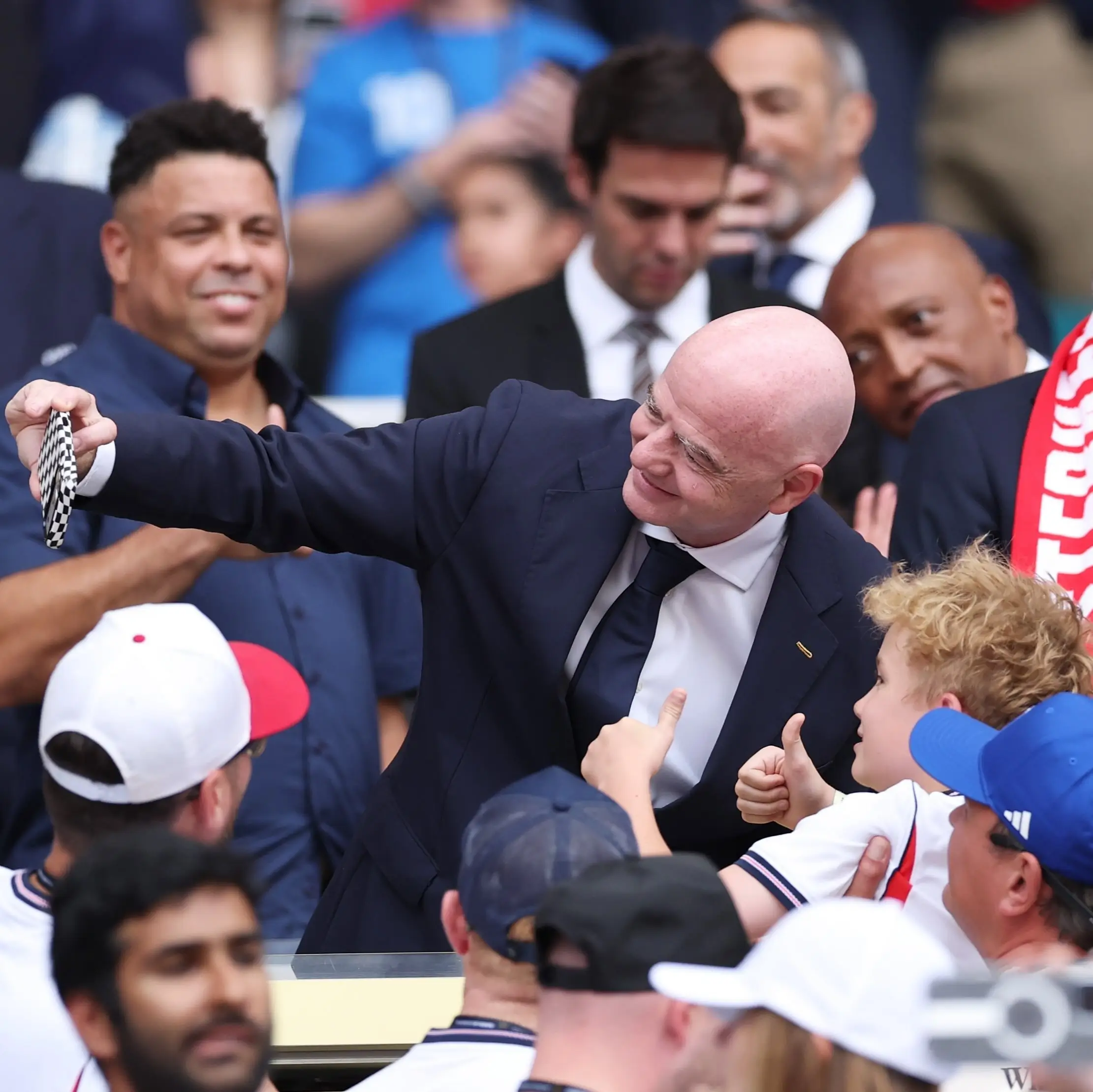 Gianni Infantino menyampaikan permintaan maaf atas kesalahan yang terjadi dalam rencana kontroversial penjualan sebagian kepemilikan kompetisi FIFA kepada investor swasta. Foto Instagram Gianni Infantino.