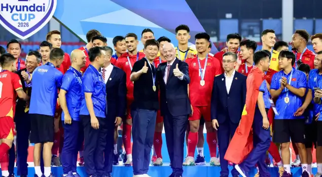 Presiden FIFA, Gianni Infantino, menghadiri leg kedua babak final AFF 2026 di Stadion Nasional My Dinh, Hanoi, Vietnam, Rabu, 26 Agustus 2026. (Foto: Facebook VFF)