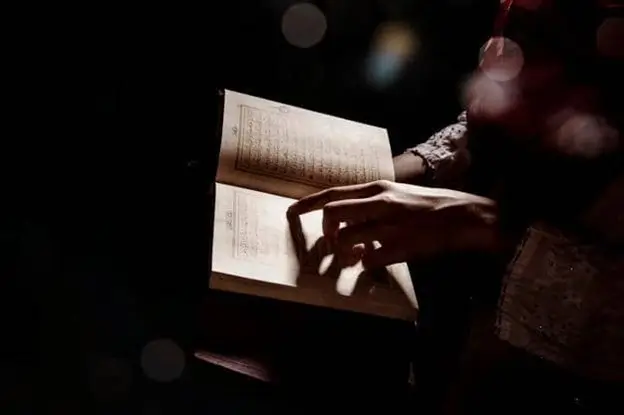 Segeralah memohon ampun dan mengingat kebesaran Allah saat terbesit niat jahat dalam hati. (Foto: Freepik.com)