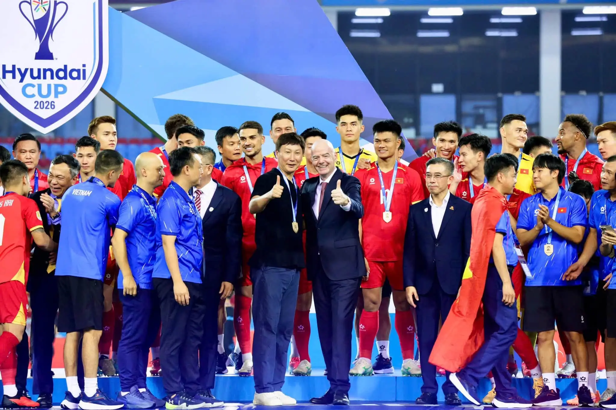 Gianni Infantino Hadiri Final Piala AFF 2026, Berikan Trofi kepada Vietnam yang Pertahankan Gelar Juara