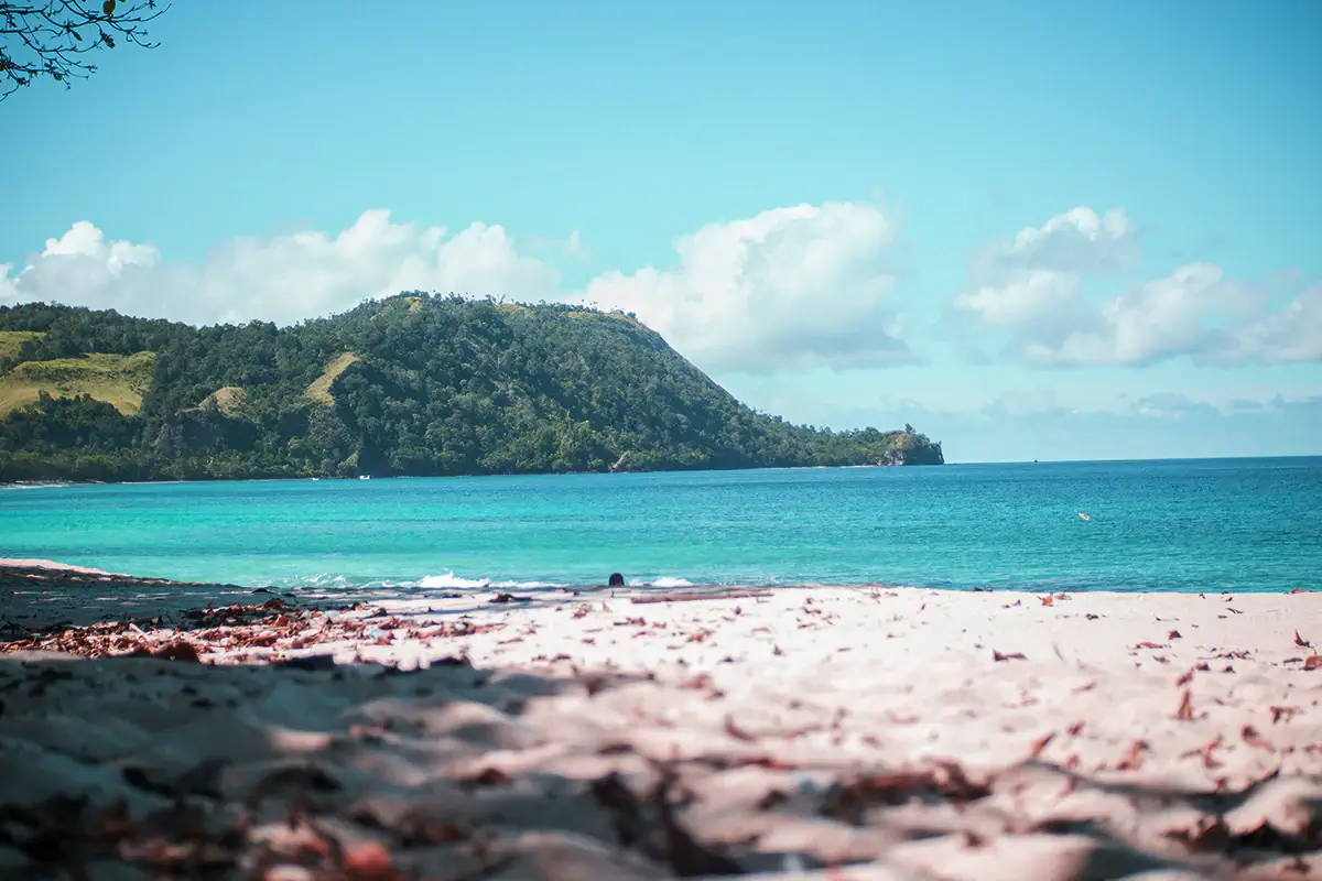 Pantai di Likupang, Sulawesi Utara. (Foto: Indonesia.travel)