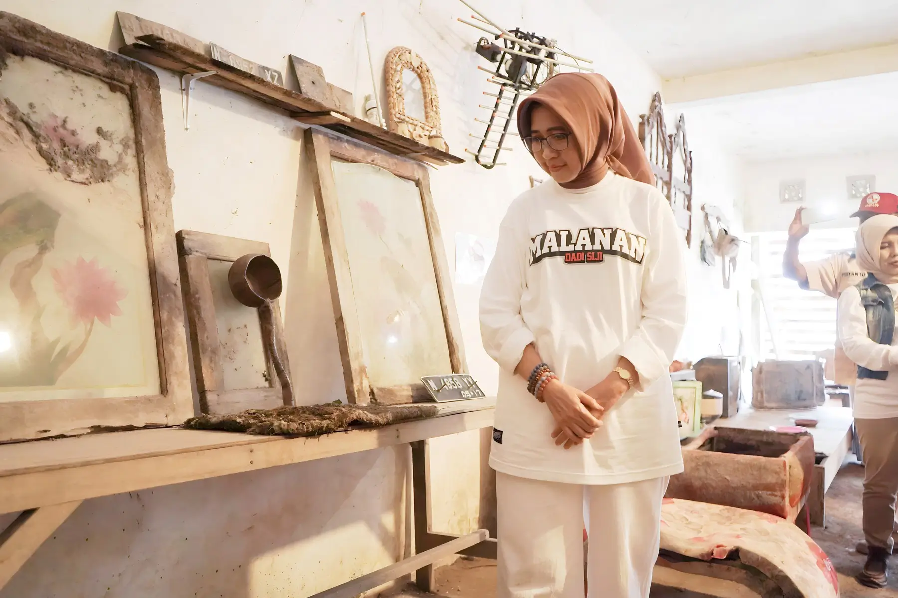 Wakil Bupati Lumajang Indah Amperawati meresmikan dan meninjau Museum Kenangan Semeru, serta berikan pesan untuk penduduk yang berada di sekitar Gunung Semeru (Foto: lumajangkab.go.id)