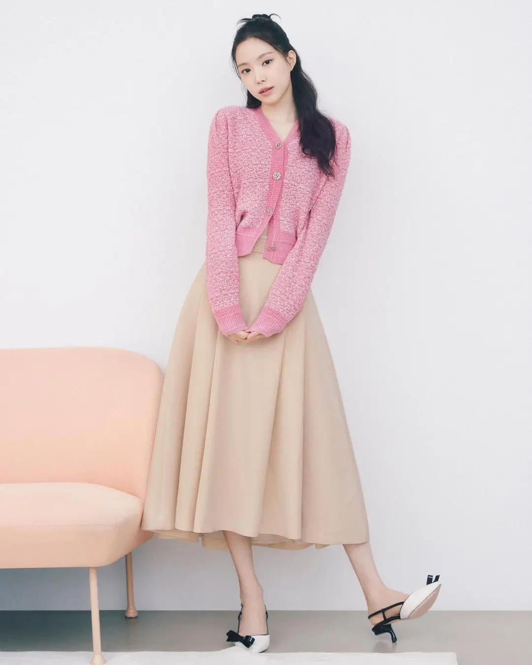 8 Inspirasi Mix and Match Rok untuk Ngantor
