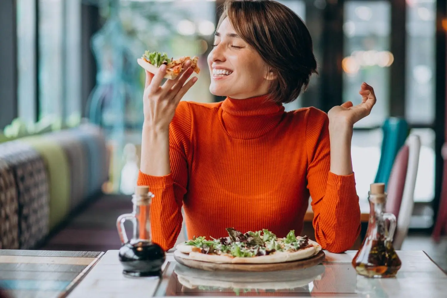 Foto: Ilustrasi Makan dengan Bahagia (freepik.com photo by senivpetro)