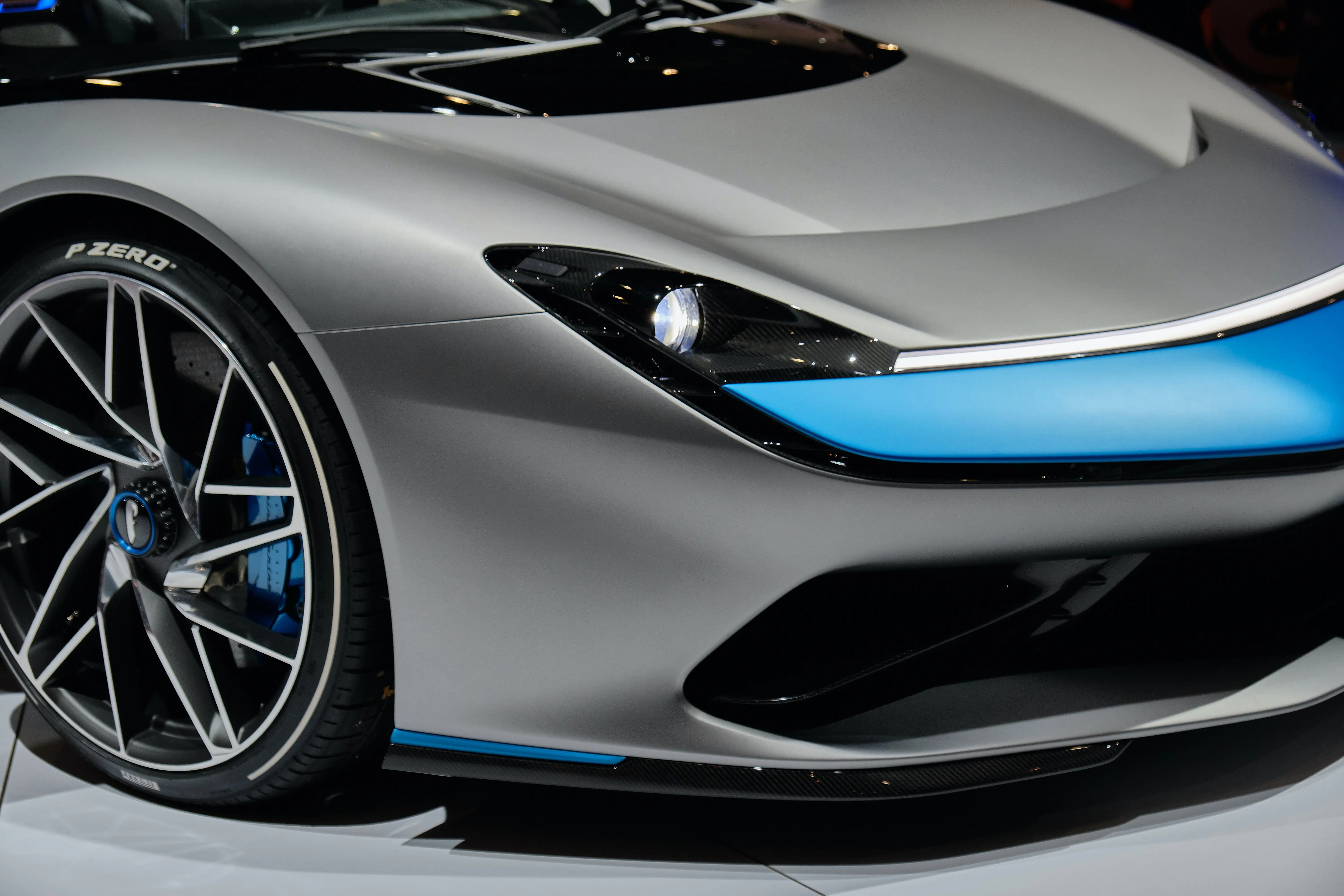 Ilustrasi mobil dengan cat matte. (Foto: pexels/marco allasio)
