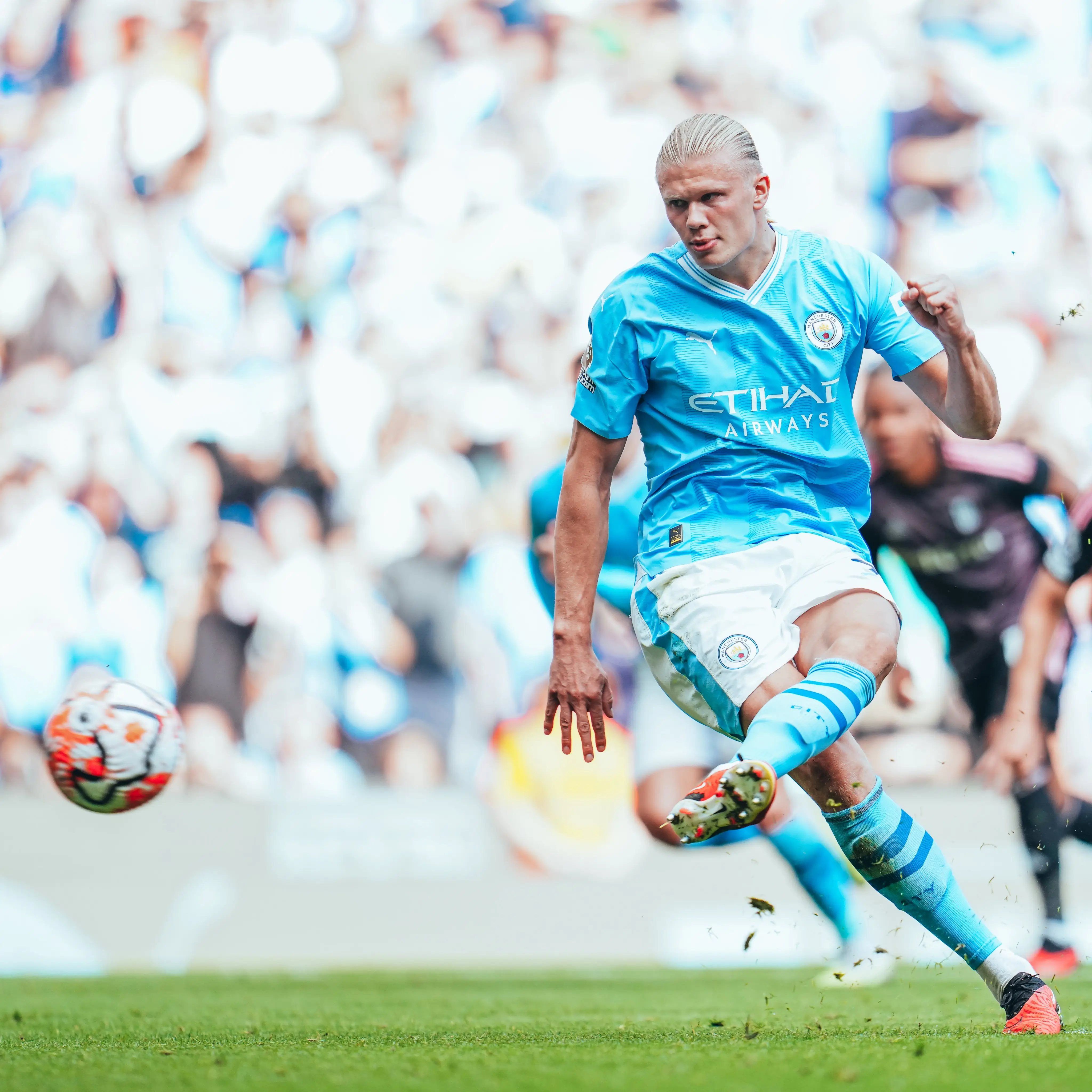 Erling Haaland mencetak hattrick untuk Manchester City. Foto Twitter Manchester City.