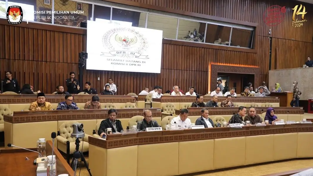 Rapat Dengar Pendapat bersama Komisi II DPR, KPU, Kementerian Dalam Negeri, Bawaslu dan DKPP, di Ruang Rapat Komisi II DPR, Jakarta, Rabu (20/9/23). (Foto: Instagram/kpu_ri)
