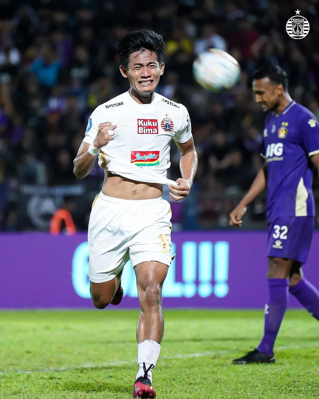 Selebrasi bek Persija Jakarta, Firza Andika. Foto: Instagram Persija Jakarta.