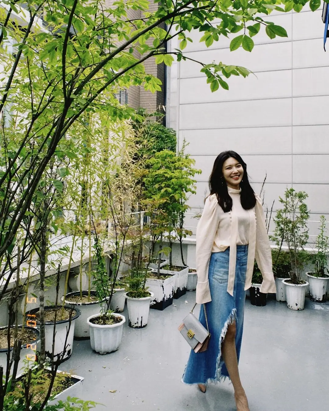 8 Inspirasi Mix and Match Rok untuk Ngantor
