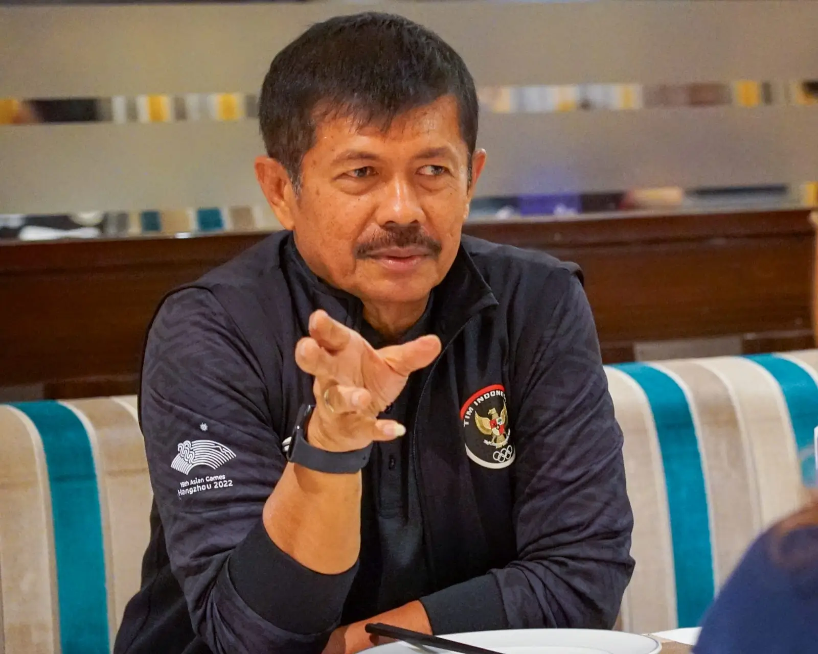 Pelatih Timnas Indonesia U-24 di Asian Games 2022, Indra Sjafri. Foto: NOC Indonesia