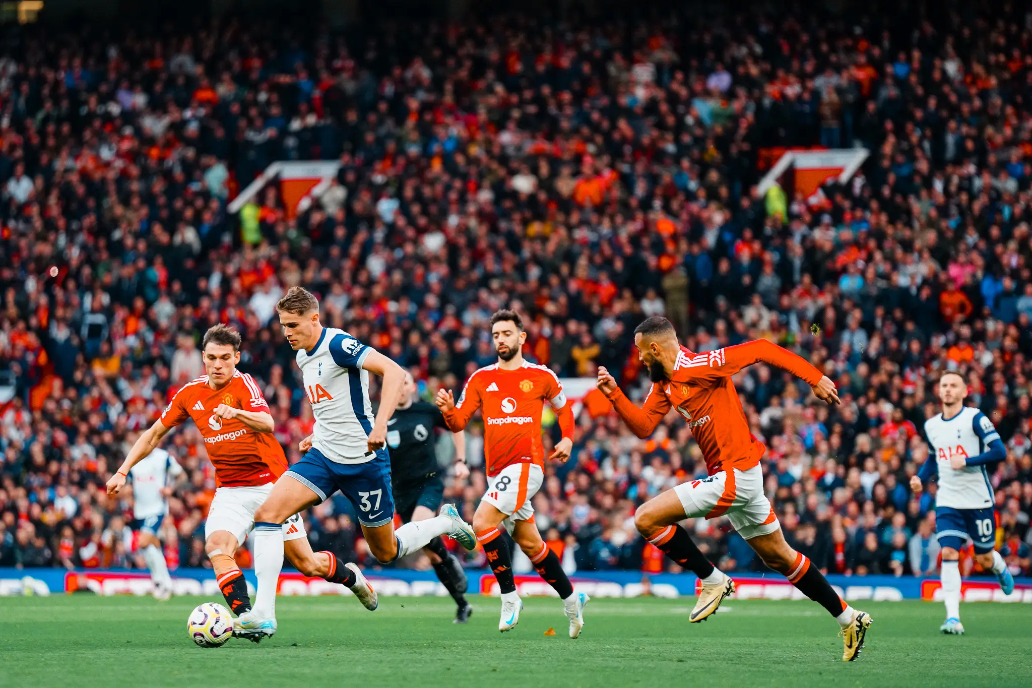Manchester United hancur lebur ketika melawan Tottenham Hotspur. Foto: Istimewa