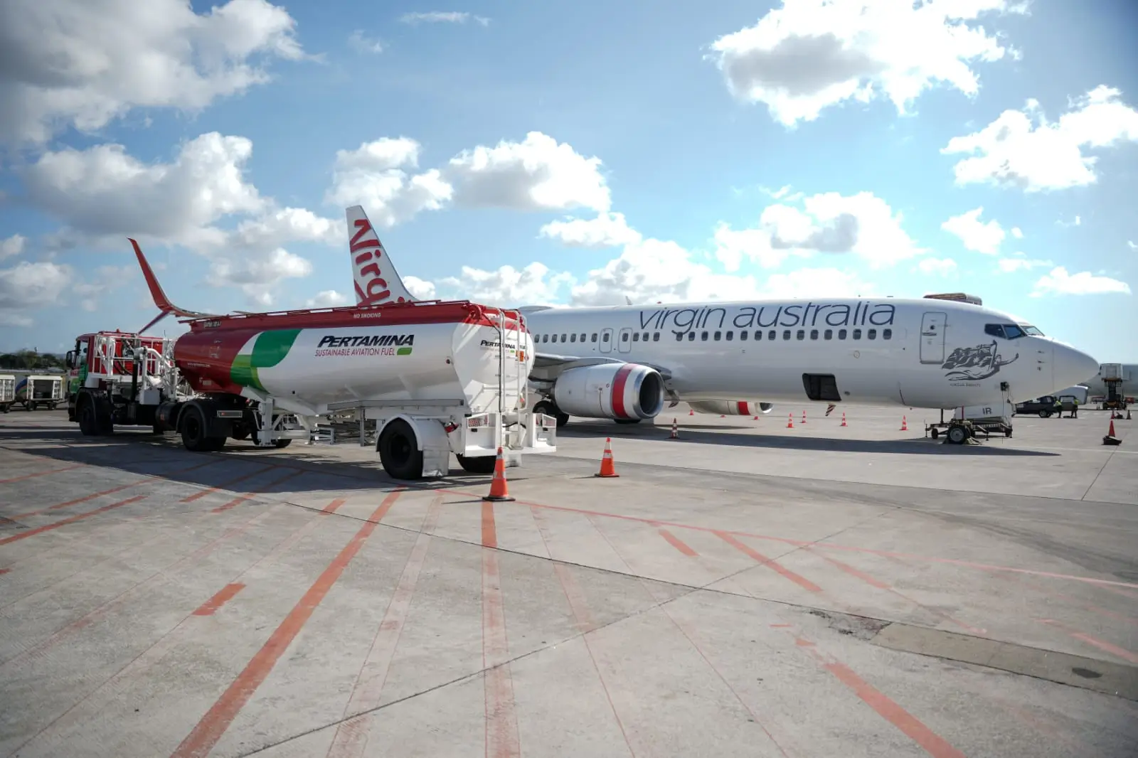 Virgin Australia Airlines, menjadi maskapai internasional pertama yang menikmati layanan Sustainable Aviation Fuel (SAF) Pertamina. (Foto: Dok. Pertamina)