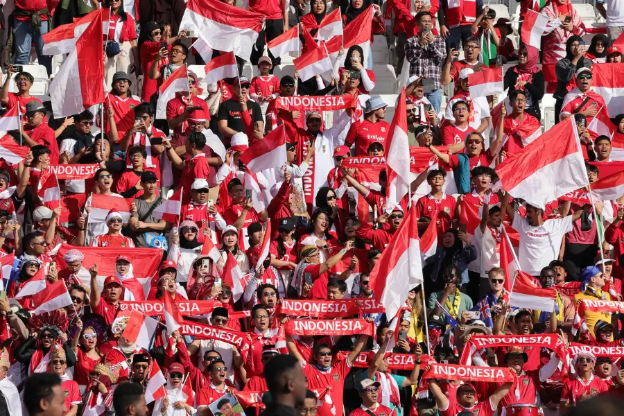Supporter Timnas Indonesia membanjiri Stadion Utama Gelora Bung Karno ketika Timnas Indonesia bermain melawan Australia. (Foto: Istimewa)