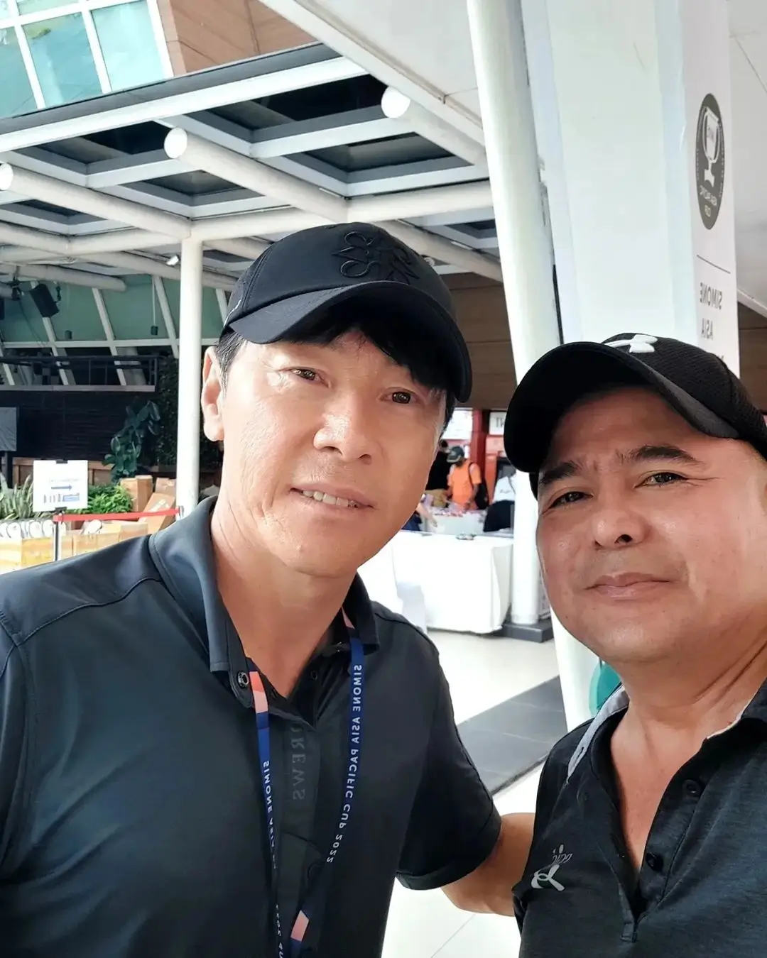 Anggota Exco NOC Indonesia, Hifni Hasan bersama pelatih Timnas Indonesia, Shin Tae-yong. (Foto: Instagram Hifni Hasan)