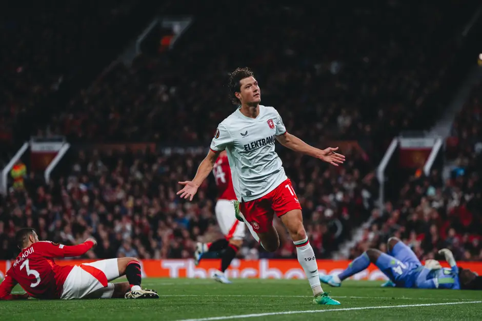 FC Twente sukses mengimbangi Manchester United 1-1 di Old Trafford. Foto: Isitmewa